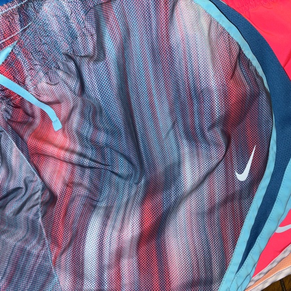 FIVE PAIRS of NIKE XL Running shorts. Dri fit with inside bottom as well. - Picture 5 of 7